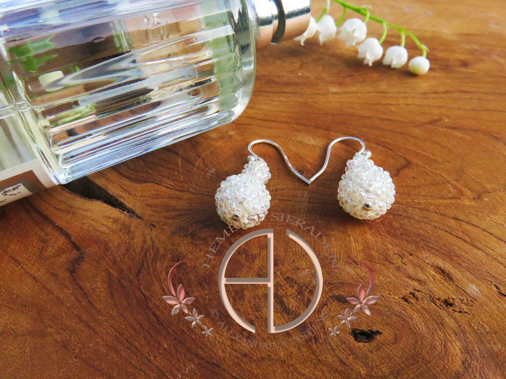 Lisandrinalijn-oorbellen-bruid crystal-ivory3