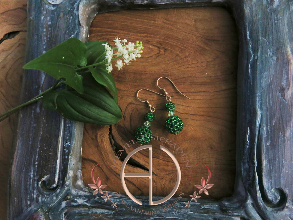 Lisandrinalijn-oorbellen-bruiloft-emerald-groen-Swarovski-1